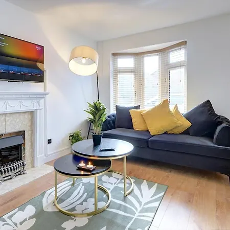Holiday home Luxurious For Long Term